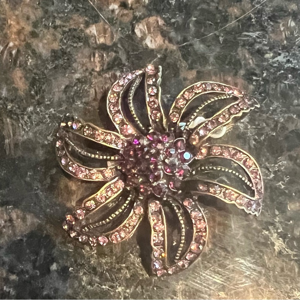 NWOT: never been used pendant